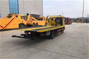 加查非事故拖车